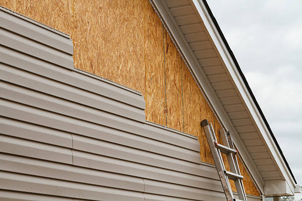 Professional Emergency Siding Repair technician working in Shrewsbury, NJ